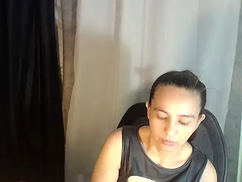 Snapshot of Ms_kendilux chatting on 07.20.26 Ms kendilux online show from 07.20.26