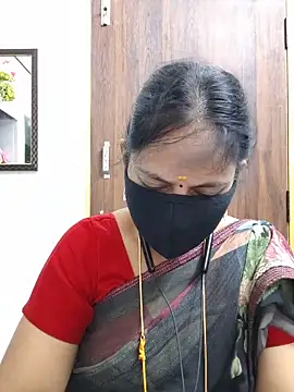 Snapshot of Tamil_white_beauty chatting on 06.17.26 Tamil white beauty online show from 06.17.26
