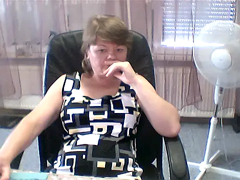 Snapshot of MoonLady40 chatting on 06.27.26 MoonLady40 online show from 06.27.26