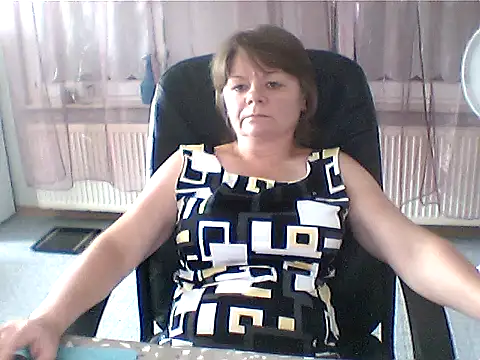 Snapshot of MoonLady40 chatting on 06.29.26 MoonLady40 online show from 06.29.26