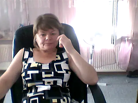 Snapshot of MoonLady40 chatting on 07.08.26 MoonLady40 online show from 07.08.26