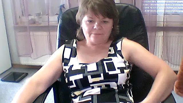 Snapshot of MoonLady40 chatting on 07.14.26 MoonLady40 online show from 07.14.26