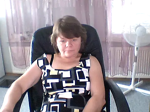 Snapshot of MoonLady40 chatting on 07.15.26 MoonLady40 online show from 07.15.26
