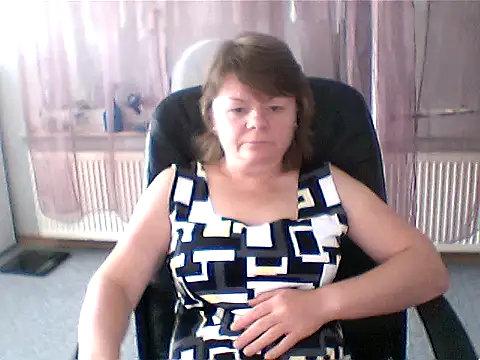 Snapshot of MoonLady40 chatting on 07.24.26 MoonLady40 online show from 07.24.26