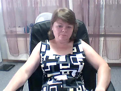 Snapshot of MoonLady40 chatting on 07.31.26 MoonLady40 online show from 07.31.26