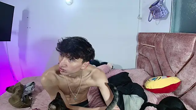 Snapshot of Alejo_cb chatting on 07.17.26 Alejo cb online show from 07.17.26