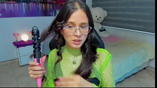 Snapshot of kumikoxxx chatting on 06.17.26 kumikoxxx online show from 06.17.26