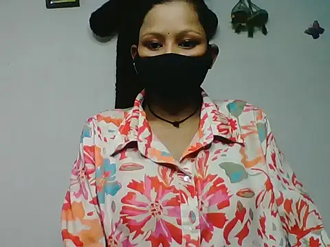 Snapshot of RADHIKA_SINGH8 chatting on 06.20.26 RADHIKA SINGH8 online show from 06.20.26