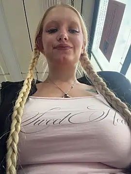 Elfi InPublic online show from 07.08.26