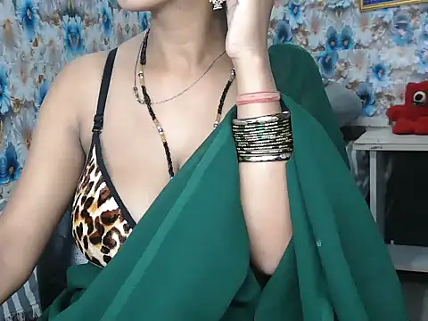 Snapshot of NottyMomo chatting on 07.31.26 NottyMomo online show from 07.31.26