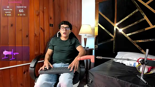 Snapshot of Danny_king1 chatting on 07.19.26 Danny king1 online show from 07.19.26