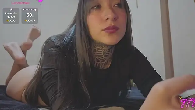 Snapshot of isasaenz_ chatting on 07.14.26 isasaenz online show from 07.14.26