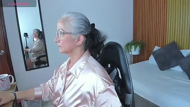catalina villan online show from 06.25.26