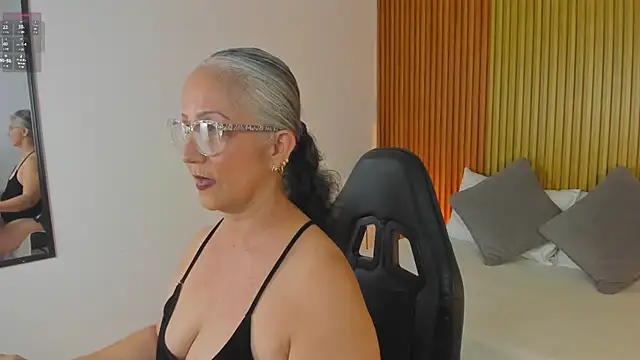 catalina villan online show from 07.15.26