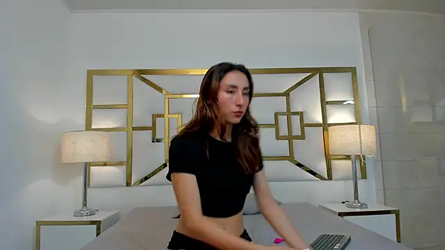 VivieneLuxe online show from 07.10.26