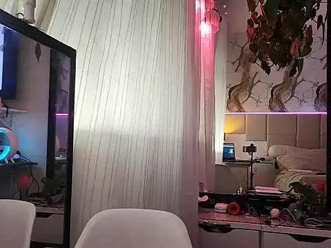 Snapshot of EnricoNetto chatting on 07.23.26 EnricoNetto online show from 07.23.26