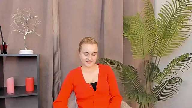 Snapshot of CaroleeIlle chatting on 06.17.26 CaroleeIlle online show from 06.17.26