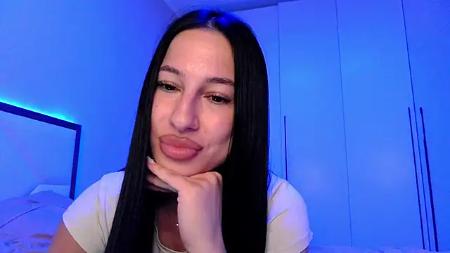 Snapshot of delly_llove chatting on 06.17.26 delly llove online show from 06.17.26