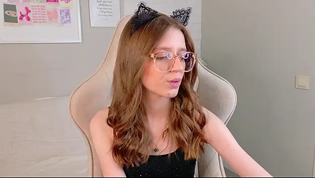 Snapshot of StellaMour chatting on 07.27.26 StellaMour online show from 07.27.26