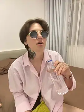 Lorysoon online show from 06.20.26