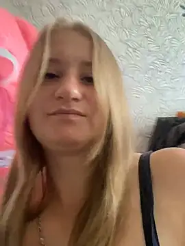 Snapshot of Emilia_ki chatting on 06.19.26 Emilia ki online show from 06.19.26