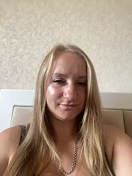 Snapshot of Emilia_ki chatting on 06.24.26 Emilia ki online show from 06.24.26
