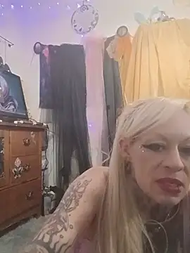 Snapshot of in_my_bunny chatting on 07.02.26 in my bunny online show from 07.02.26