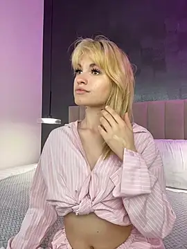 Snapshot of AminaBlush chatting on 07.18.26 AminaBlush online show from 07.18.26
