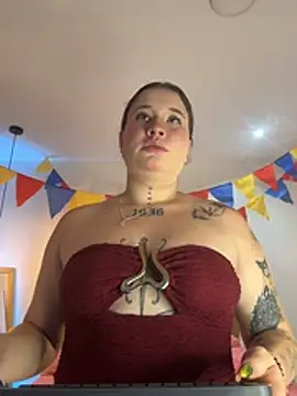 Snapshot of Doll_Ivy chatting on 07.18.26 Doll Ivy online show from 07.18.26
