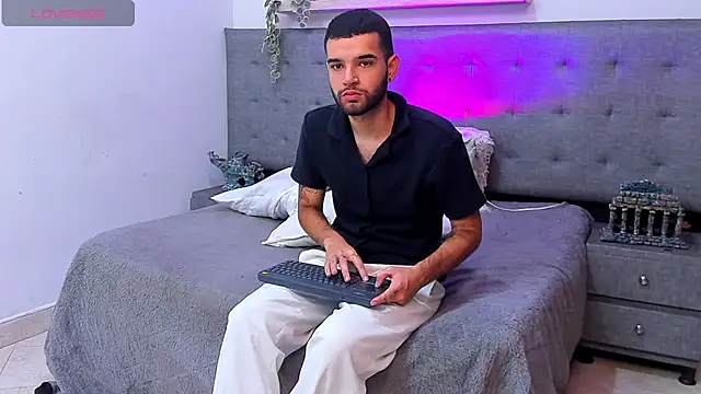 elliot flame online show from 07.03.26