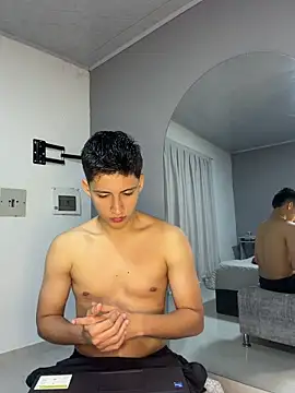 Snapshot of SantiLux_ chatting on 07.15.26 SantiLux online show from 07.15.26