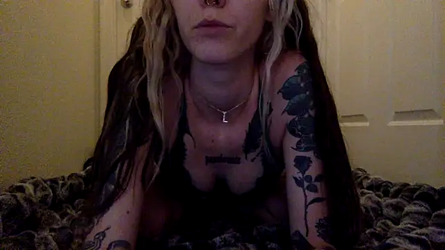 Snapshot of babypeaches2026 chatting on 07.22.26 babypeaches2026 online show from 07.22.26