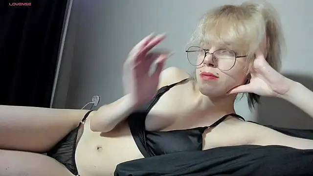  Rene Yolker  online show from 07.05.26