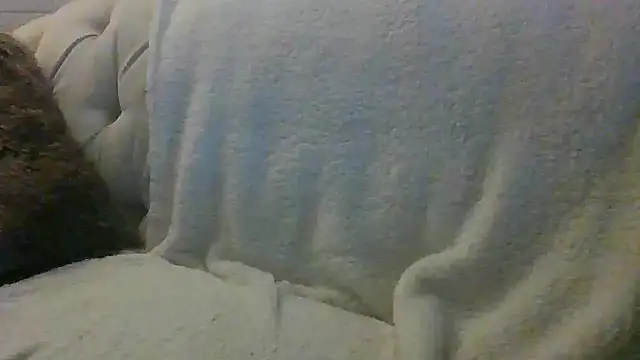 Snapshot of HotStraightDude chatting on 06.17.26 HotStraightDude online show from 06.17.26