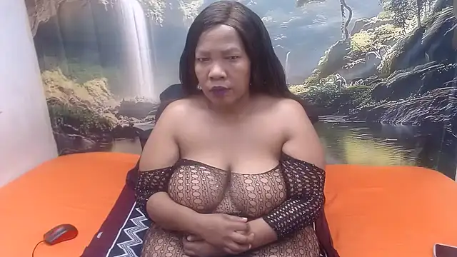 CURVYELEGANCExxx online show from 07.15.26