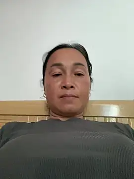 Snapshot of Loly_hana chatting on 07.29.26 Loly hana online show from 07.29.26
