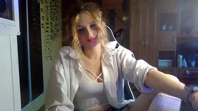 Snapshot of MilaPrecious chatting on 07.14.26 MilaPrecious online show from 07.14.26
