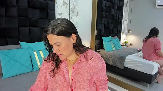 CharlotteG  online show from 07.24.26