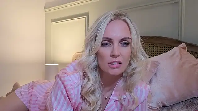 Bonnie Ryder online show from 07.09.26
