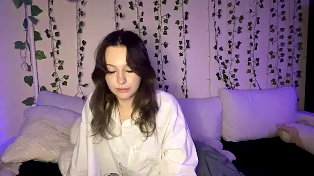 Snapshot of yanashowsy chatting on 07.17.26 yanashowsy online show from 07.17.26