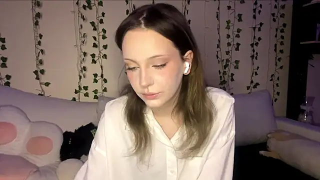 Snapshot of yanashowsy chatting on 07.19.26 yanashowsy online show from 07.19.26
