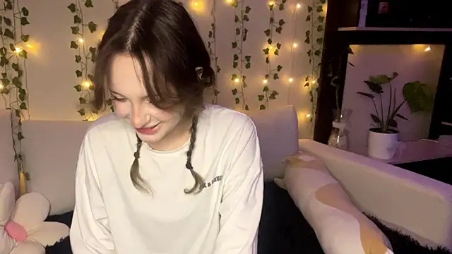 Snapshot of yanashowsy chatting on 07.24.26 yanashowsy online show from 07.24.26