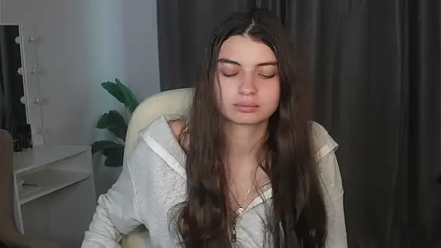 Snapshot of GraciaBuchwalter chatting on 06.19.26 GraciaBuchwalter online show from 06.19.26
