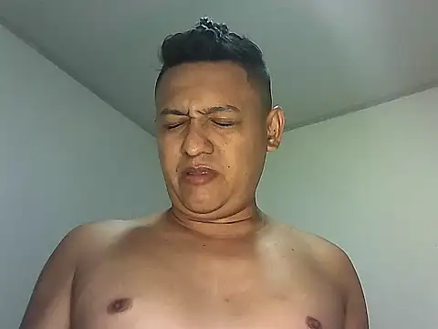 Snapshot of chriss_pacheco chatting on 06.18.26 chriss pacheco online show from 06.18.26