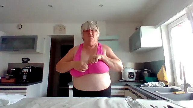 Snapshot of coquinesensuel chatting on 07.20.26 coquinesensuel online show from 07.20.26