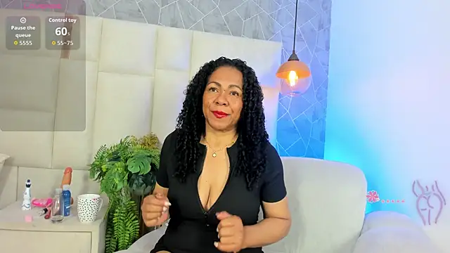 Snapshot of Nahomi_Dominique chatting on 07.04.26 Nahomi Dominique online show from 07.04.26