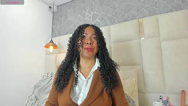 Snapshot of Nahomi_Dominique chatting on 07.08.26 Nahomi Dominique online show from 07.08.26