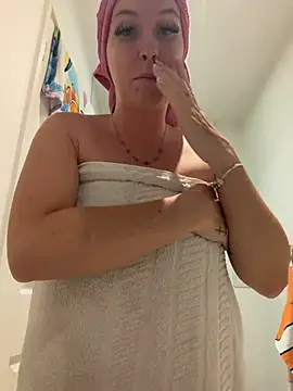 Snapshot of Coleyy_xx chatting on 07.26.26 Coleyy xx online show from 07.26.26