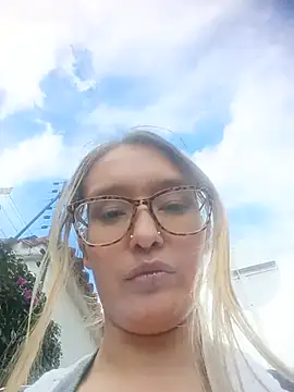 Snapshot of karla-giraldo1 chatting on 07.24.26 karla-giraldo1 online show from 07.24.26