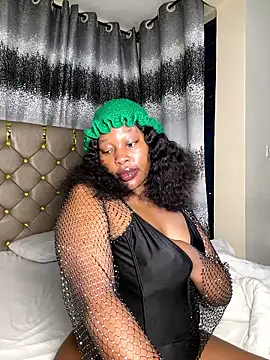 Snapshot of Pretty_Mariiie chatting on 06.18.26 Pretty Mariiie online show from 06.18.26